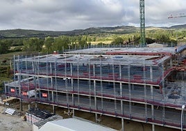 Construcción del nuevo bloque técnico en el hospital de Palencia, en una foto de archivo.