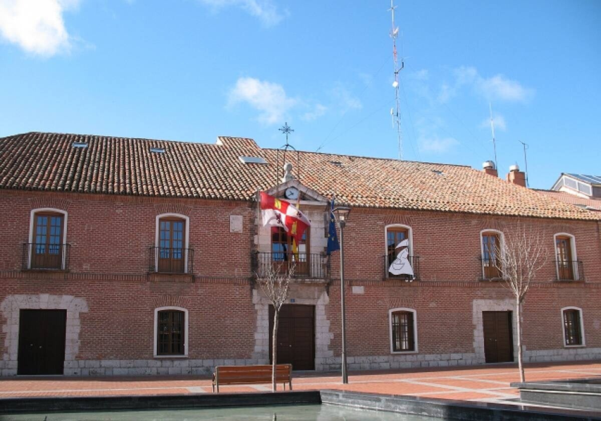 Fachada del Ayuntamiento de Laguna de Duero.