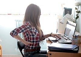 El dolor de espalda, principal causa de baja laboral.