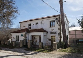 Edificio adaptado para abrir la farmacia en Villar del Río.
