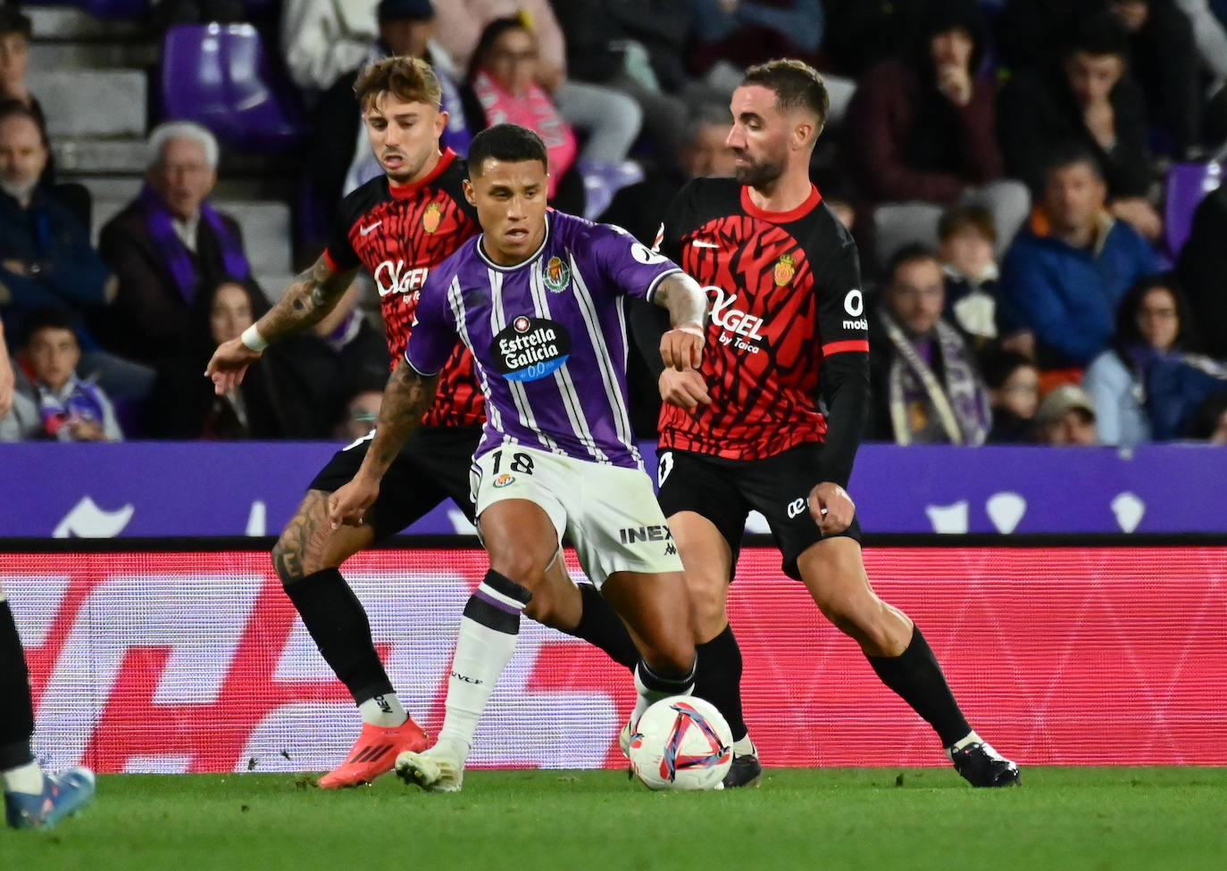 La derrota en casa del Real Valladolid frente al Mallorca, en imágenes