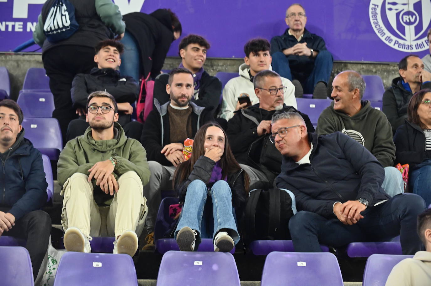 Búscate en la grada del estadio José Zorrilla (1/4)