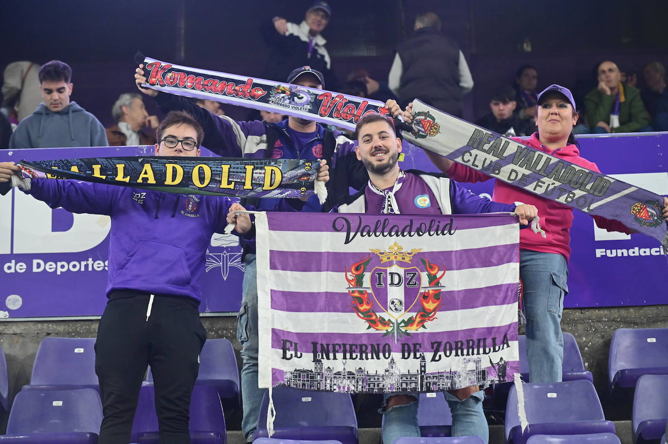 Búscate en la grada del estadio José Zorrilla (1/4)