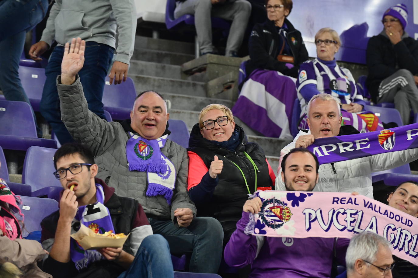 Búscate en la grada del estadio José Zorrilla (1/4)