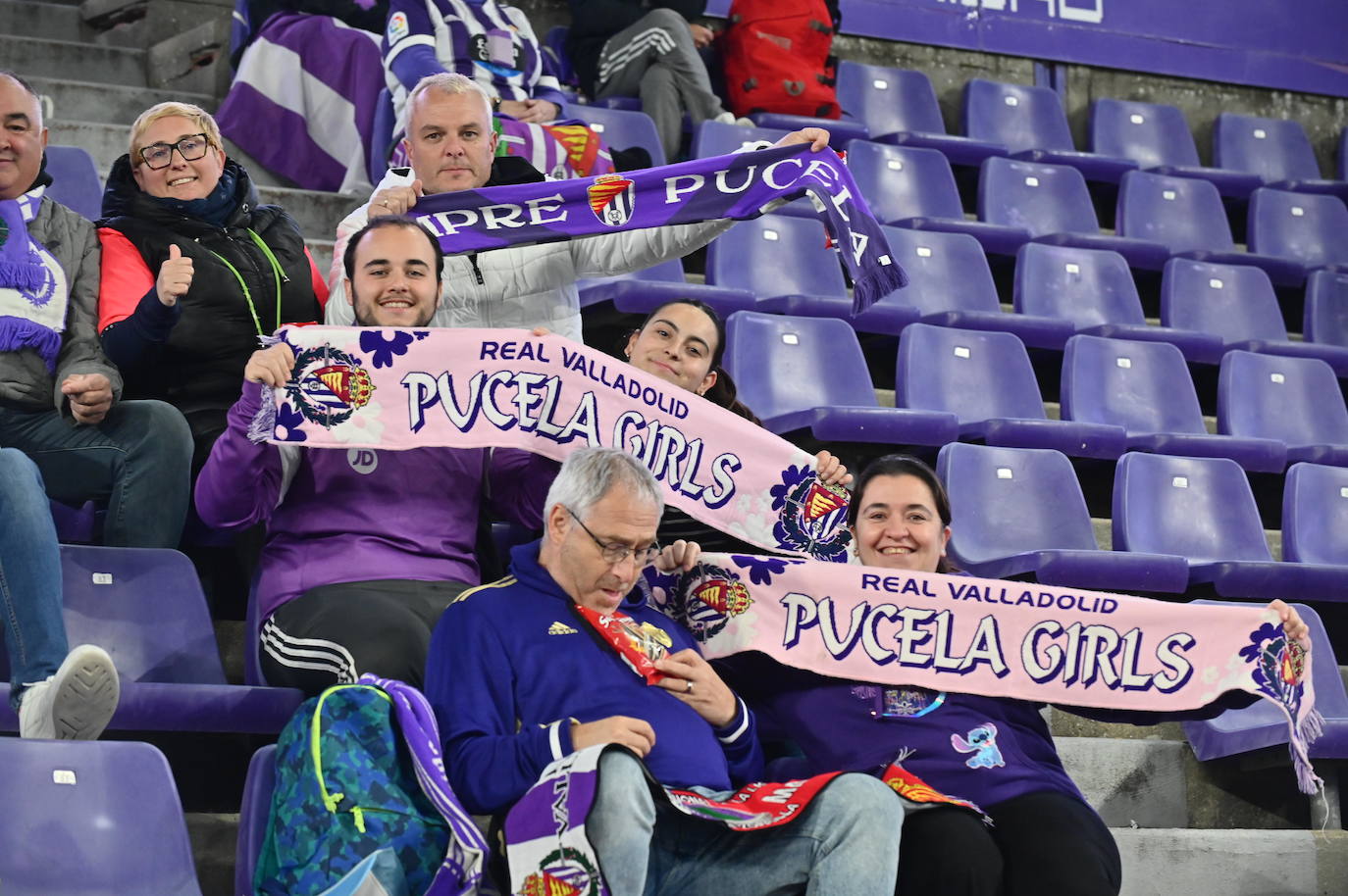 Búscate en la grada del estadio José Zorrilla (1/4)