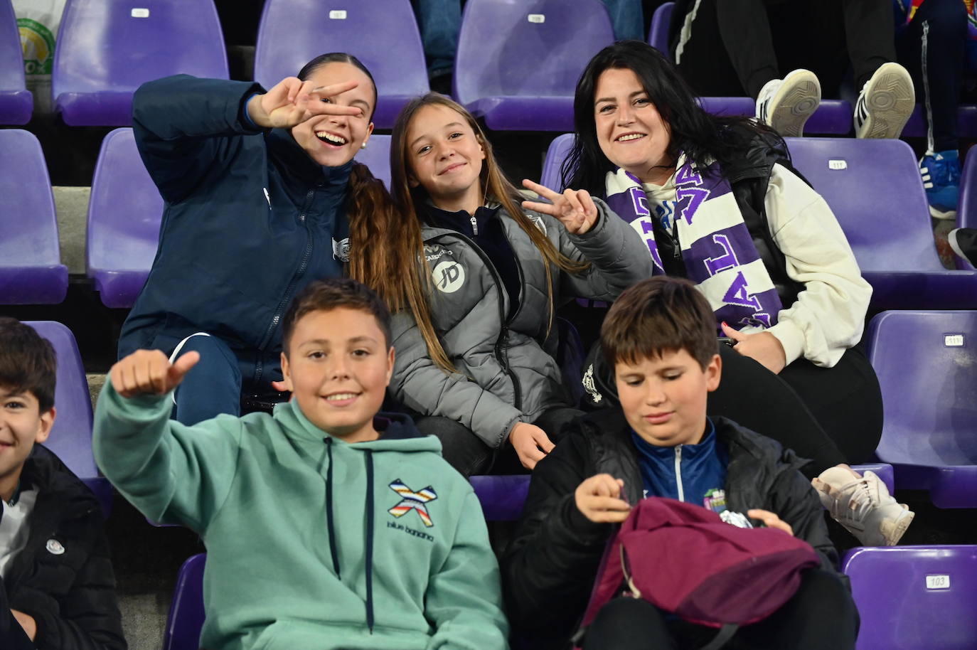 Búscate en la grada del estadio José Zorrilla (2/4)