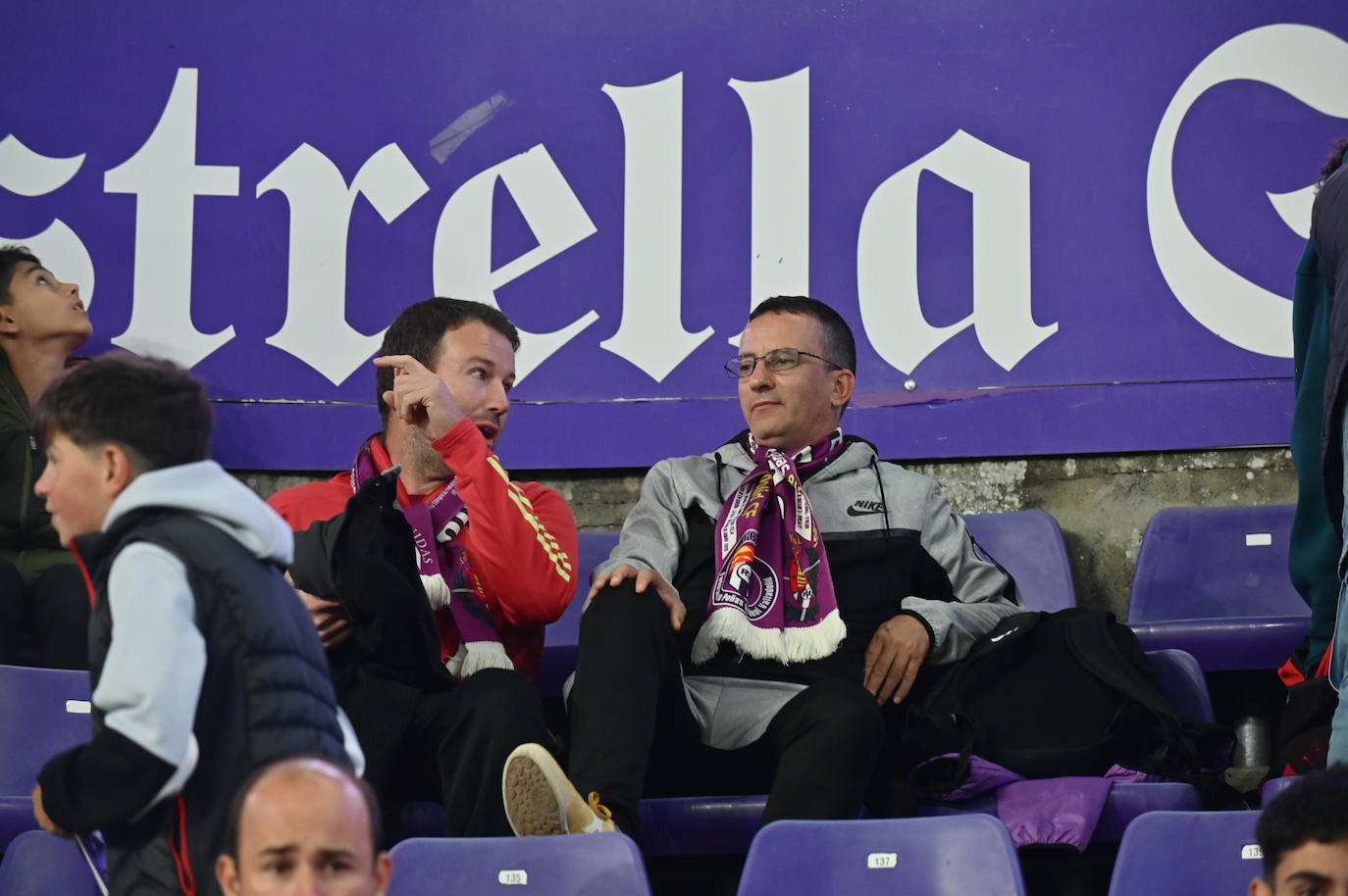 Búscate en la grada del estadio José Zorrilla (2/4)