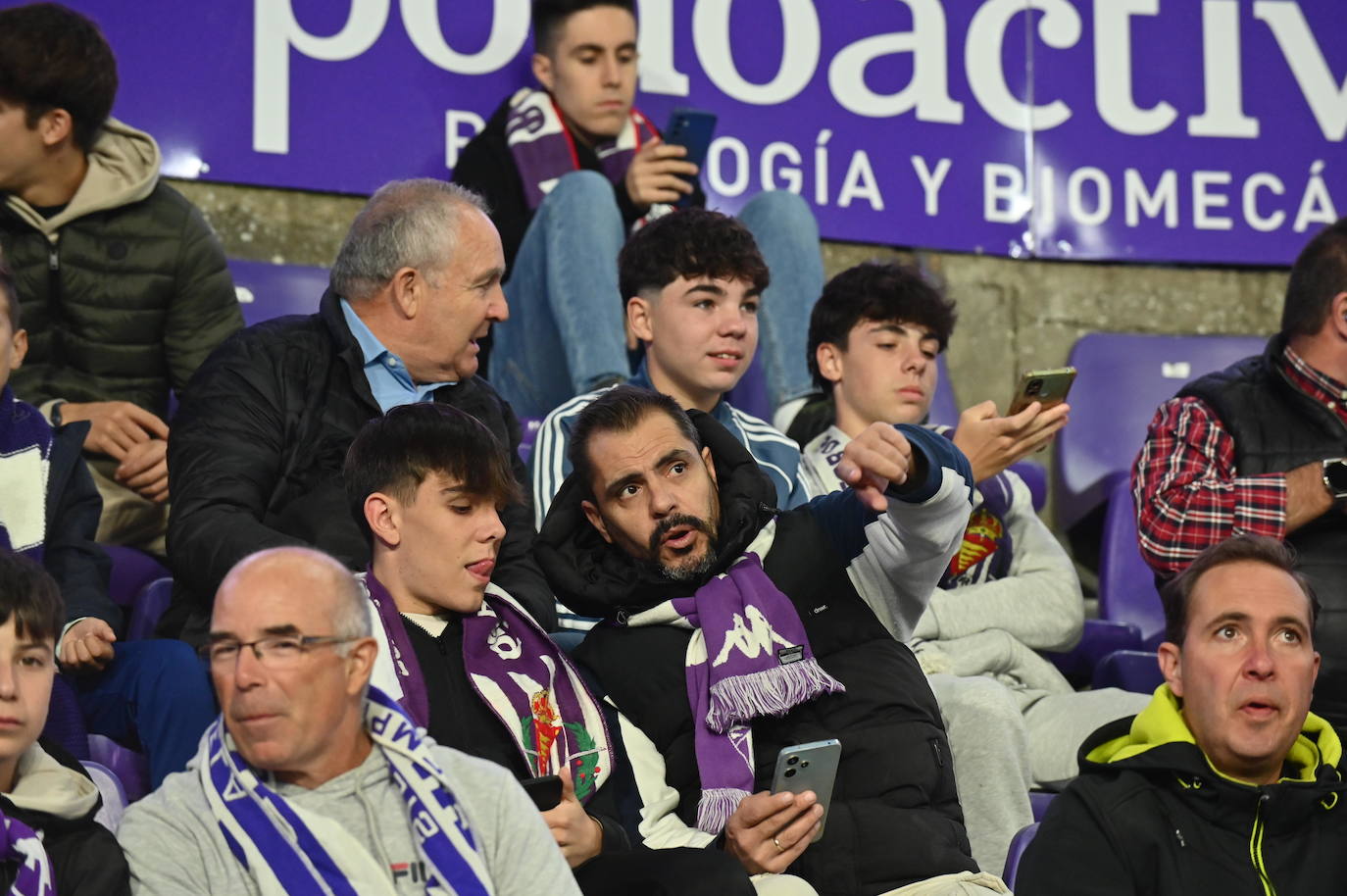 Búscate en la grada del estadio José Zorrilla (2/4)