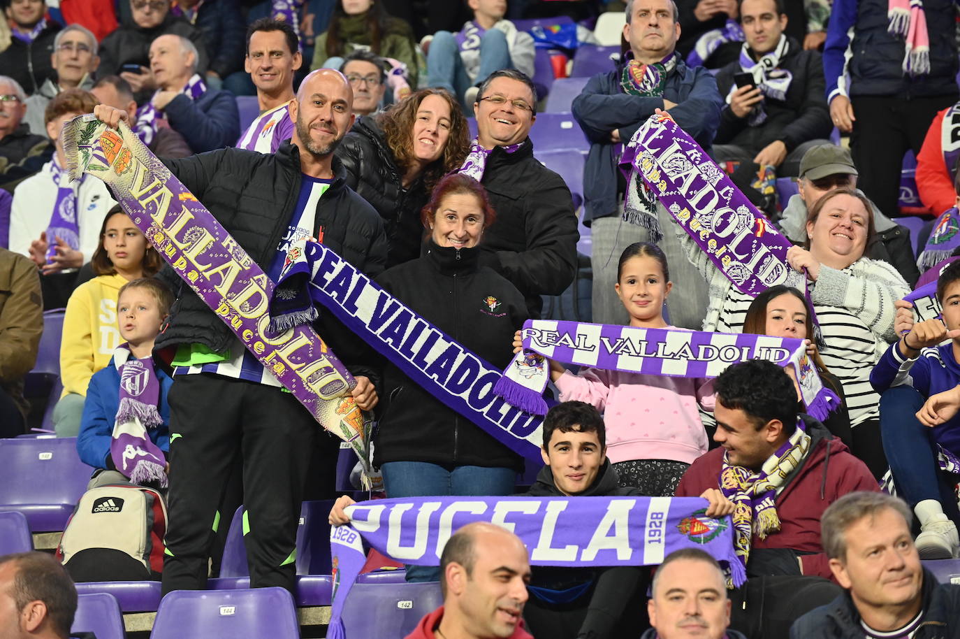 Búscate en la grada del estadio José Zorrilla (3/4)