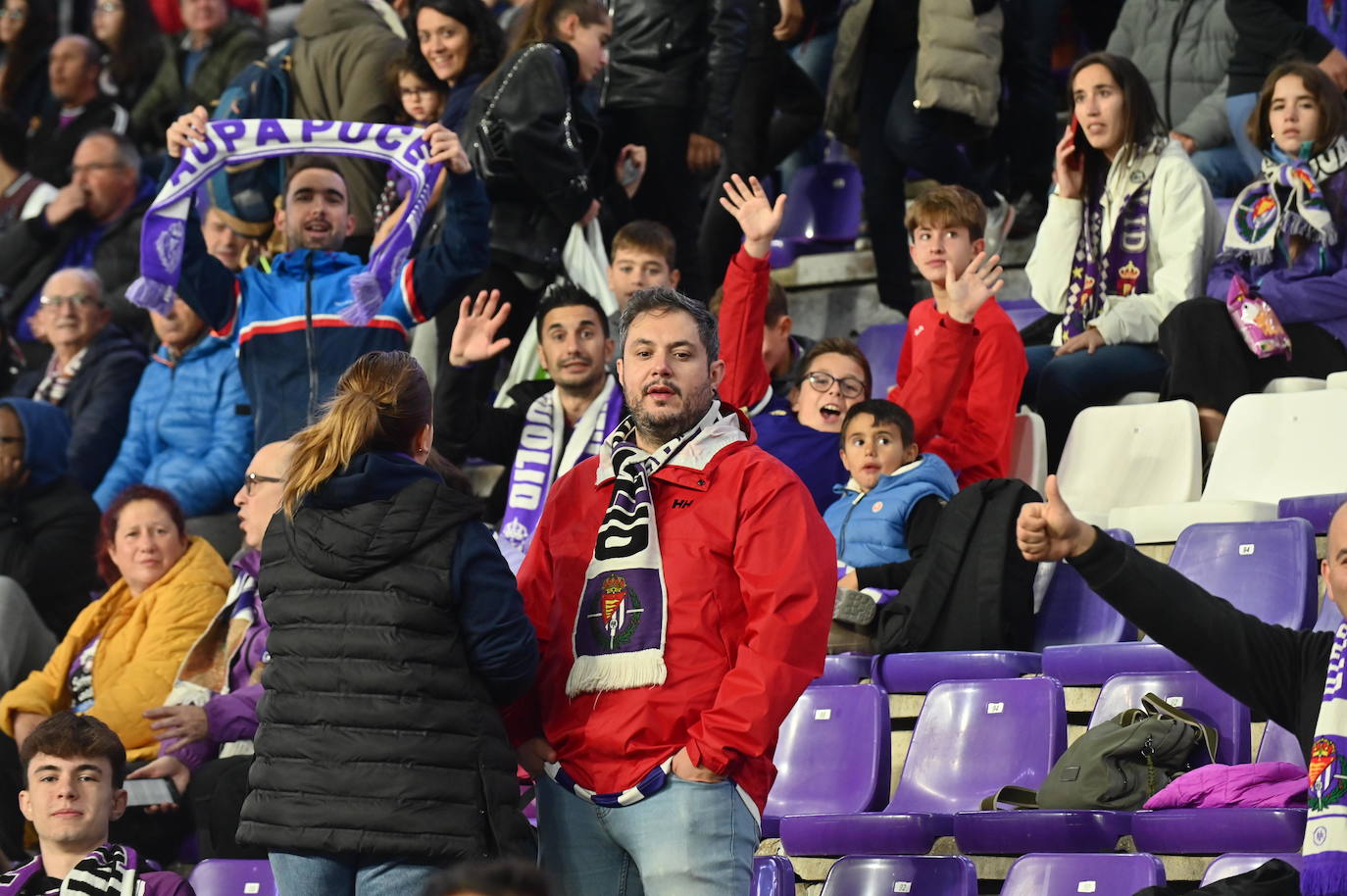 Búscate en la grada del estadio José Zorrilla (3/4)