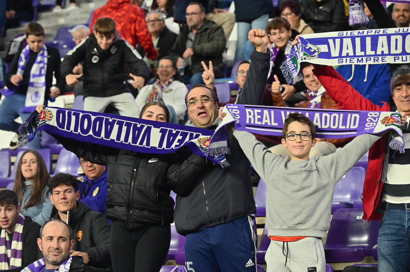 Búscate en la grada del estadio José Zorrilla (3/4)