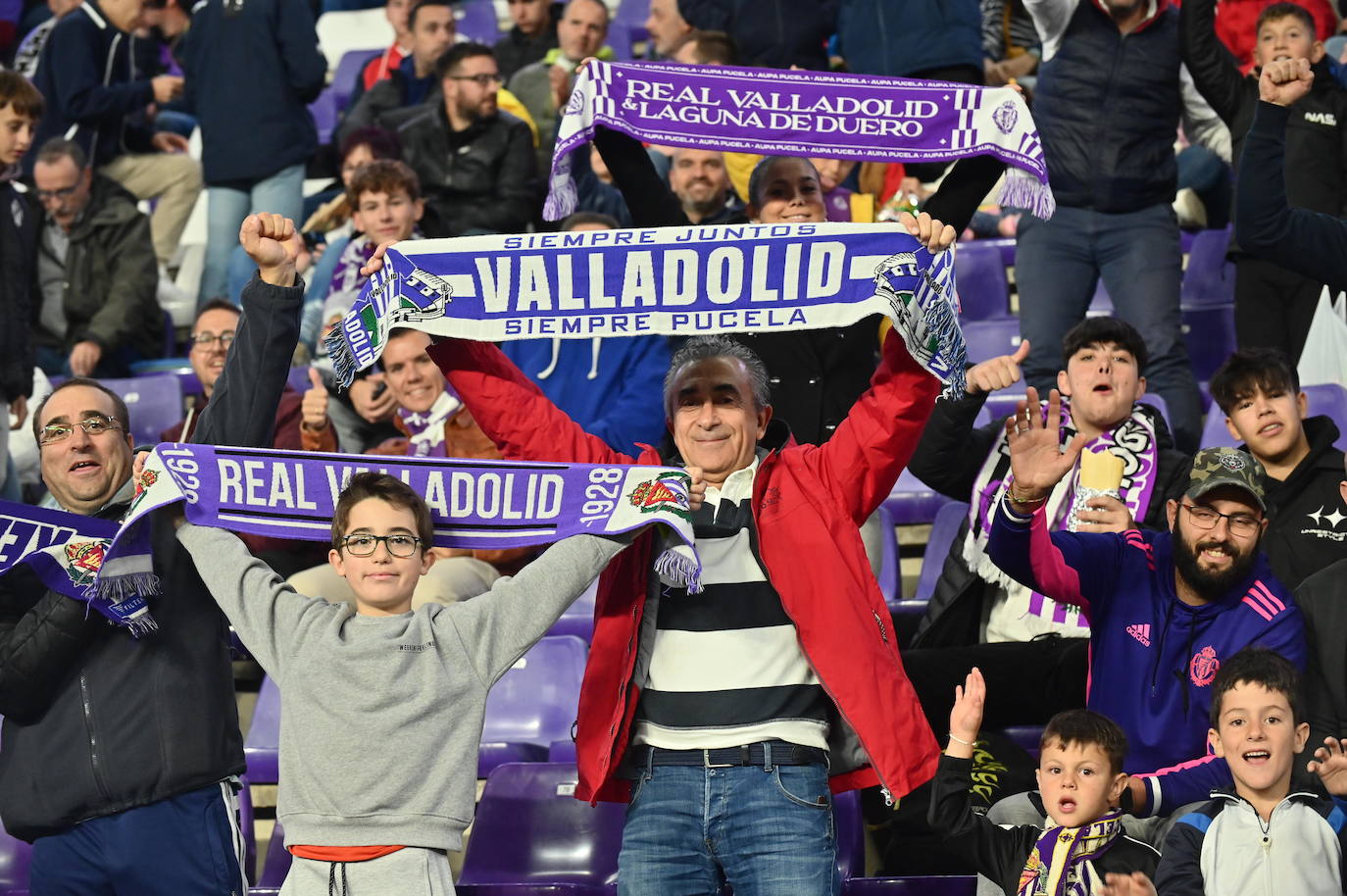 Búscate en la grada del estadio José Zorrilla (3/4)