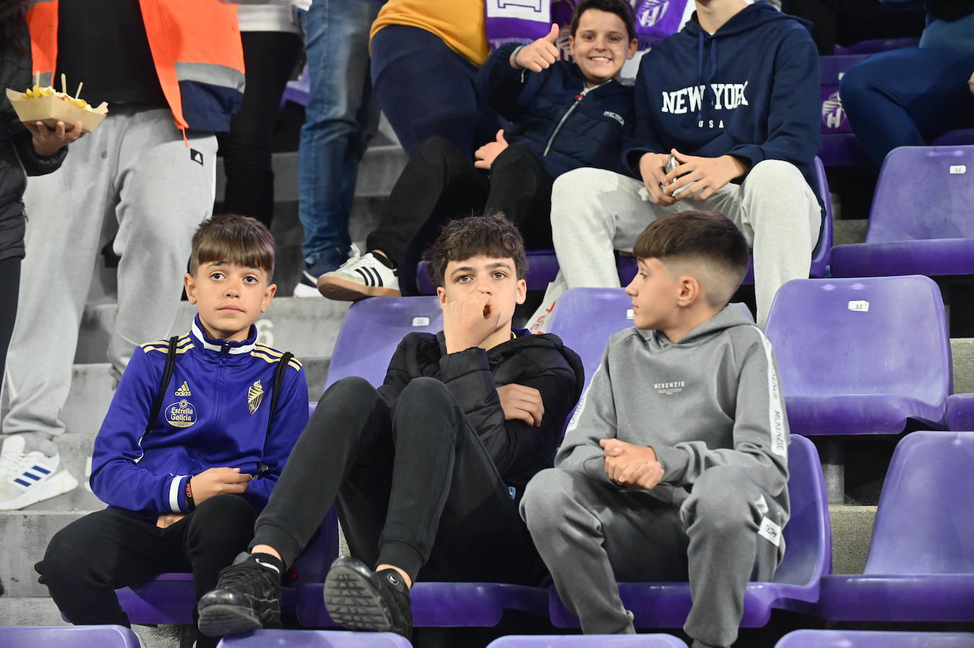 Búscate en la grada del estadio José Zorrilla (1/4)