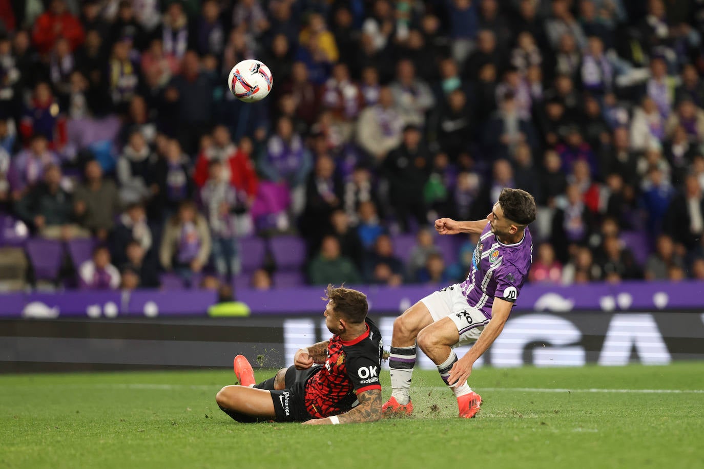 La derrota en casa del Real Valladolid frente al Mallorca, en imágenes