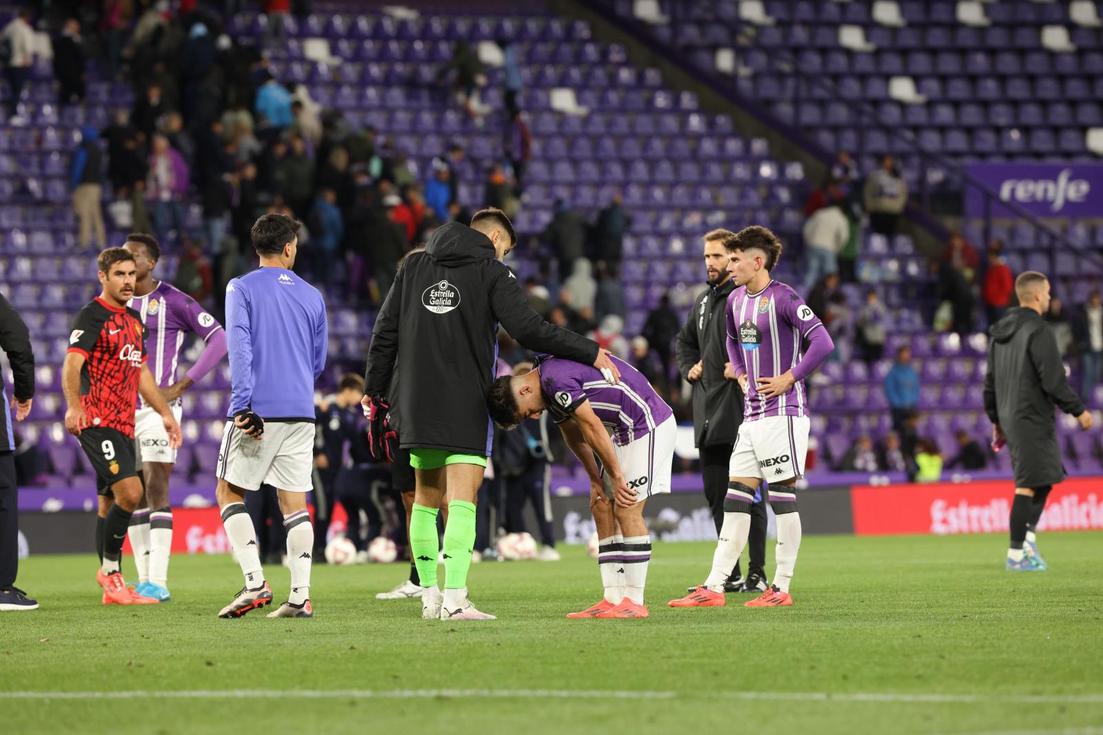 La derrota en casa del Real Valladolid frente al Mallorca, en imágenes