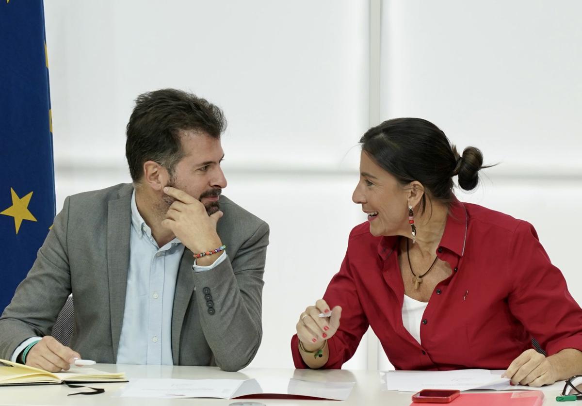 Luis Tudanca y Ana Sánchez, antes de la Comisión Ejecutiva.