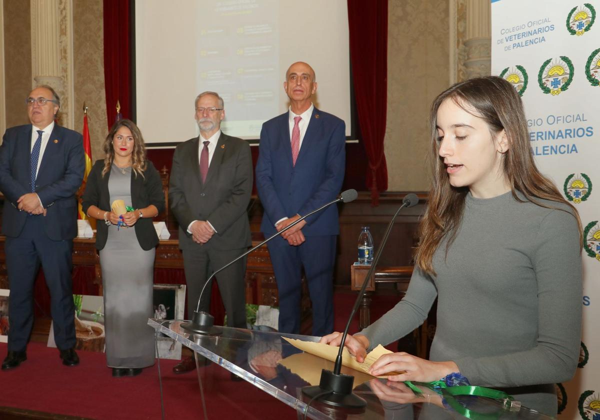 Juramento de las nuevas colegiadas.