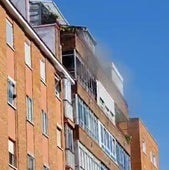 Dos intoxicados en el incendio de un piso en el Paseo de San Vicente