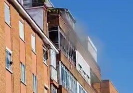 Incendio en una vivienda del Paseo de San Vicente de Valladolid.