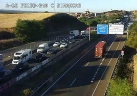 Estado del tráfico en la A-62 a su paso por Simancas a las nueve y veinte de la mañana de este lunes.