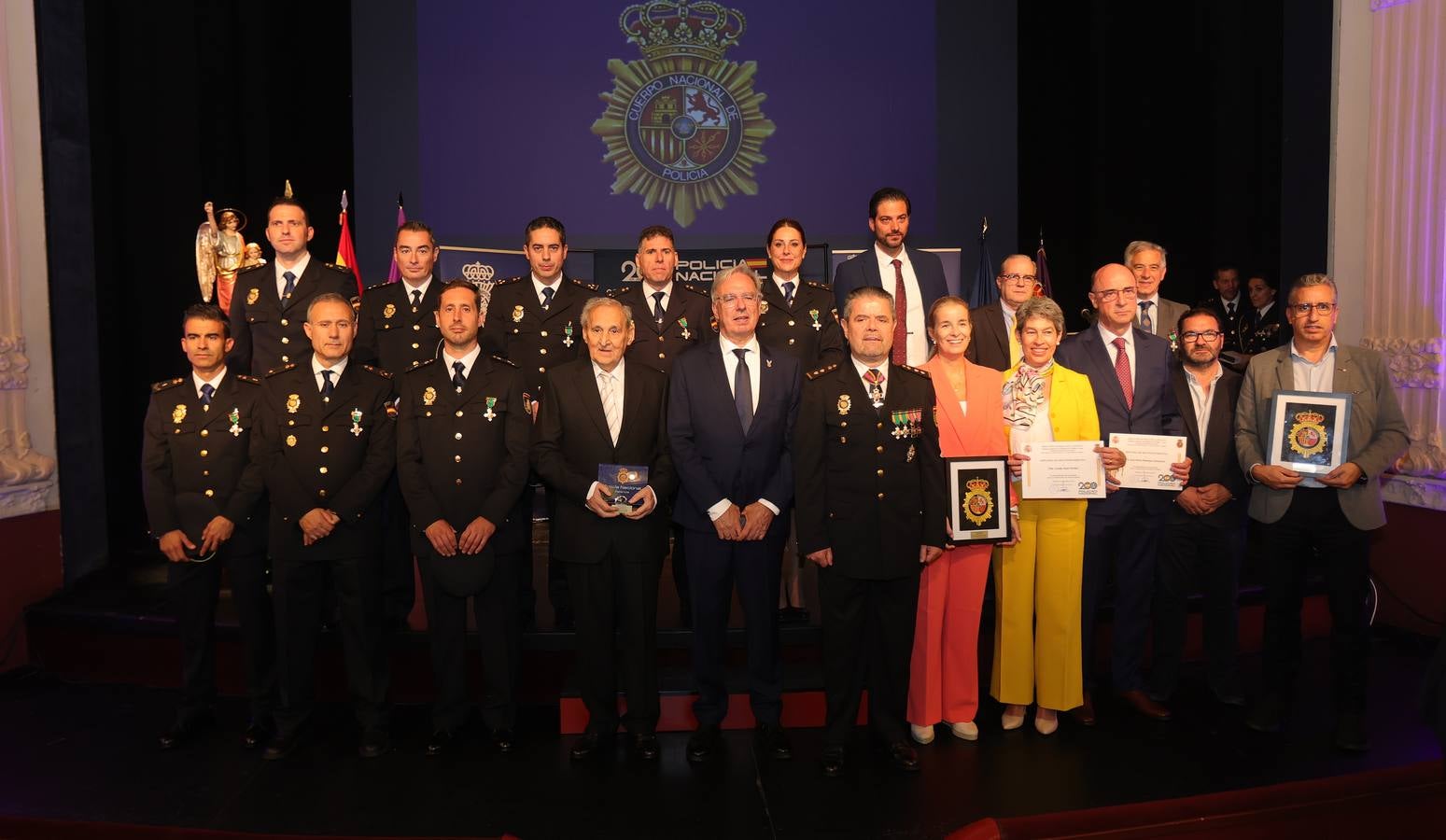 La Policía Nacional festeja a sus patronos