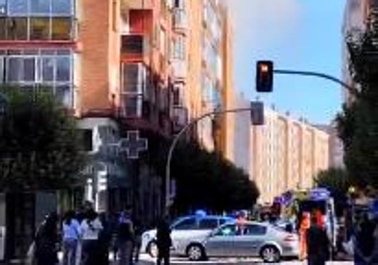 Incendio en el Paseo de San Vicente, el domingo.