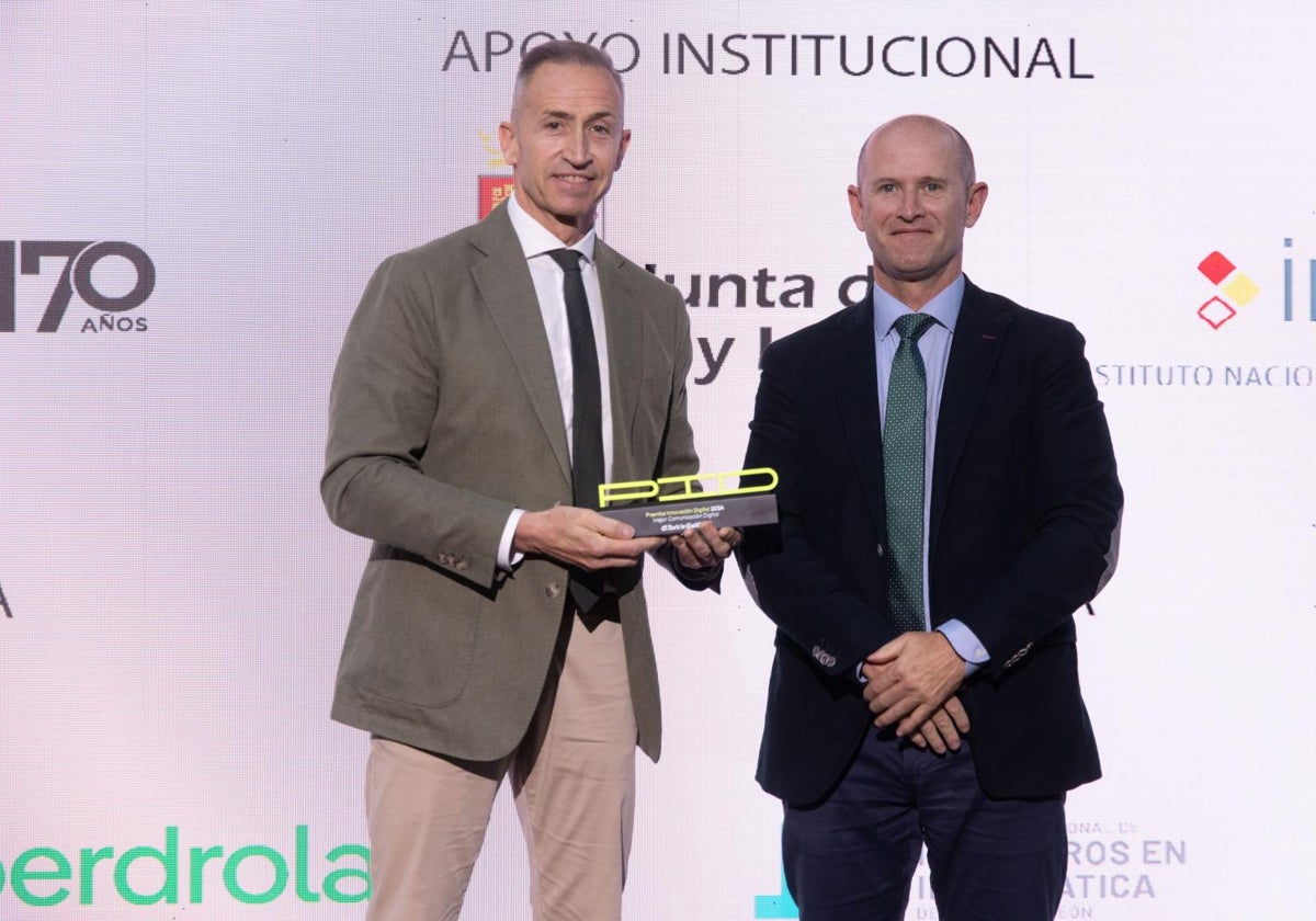 José María Díez, director de Mutua Universal en Valladolid, recoge el premio.