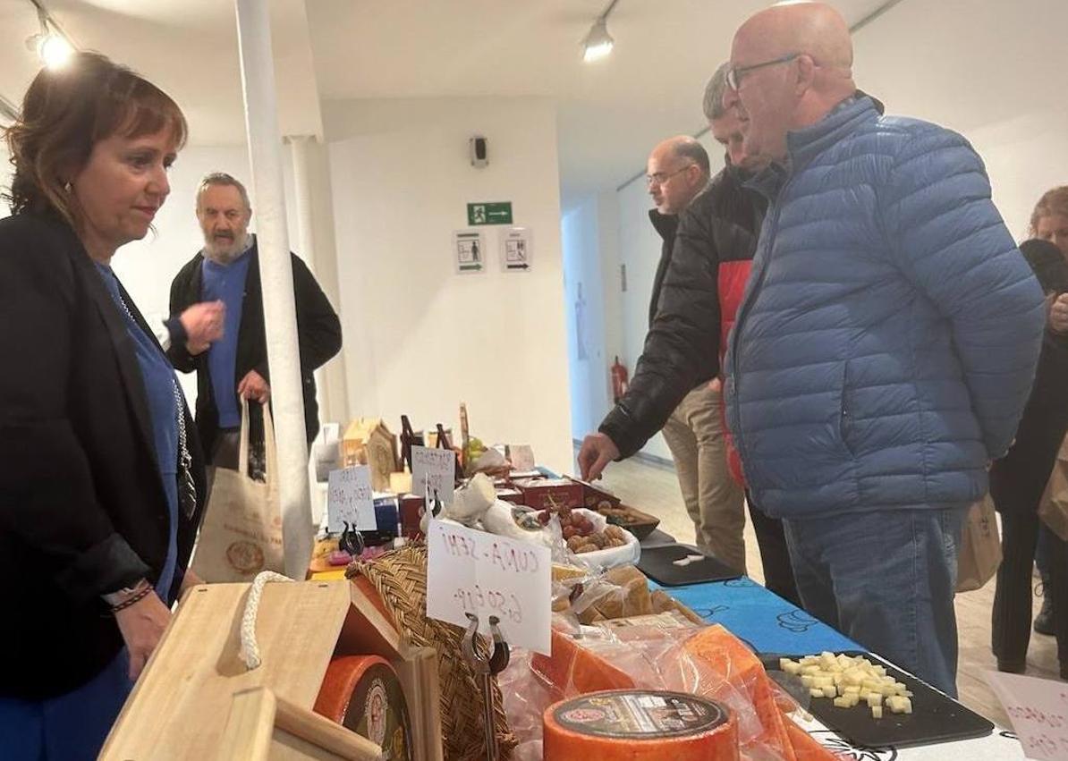 Imagen secundaria 1 - 24 productores de Valladolid participan en la Feria Vallaqueso