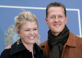 Michael Schumacher y a su mujer, Corinna, en una imagen de archivo.