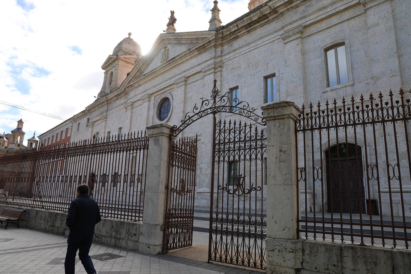 Un recorrido en imágenes por el Paseo de Filipinos de Valladolid