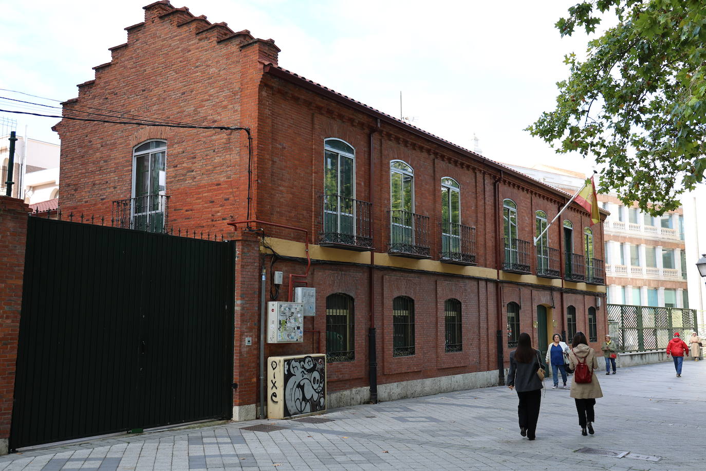 Un recorrido en imágenes por el Paseo de Filipinos de Valladolid