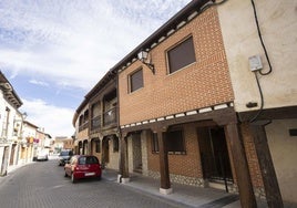 Vivienda del fallecido en la calle Mayor de Traspinedo.