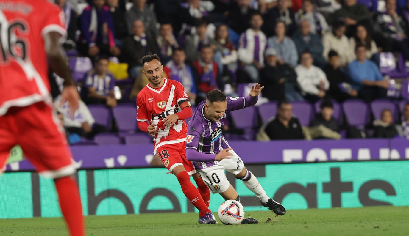 Las imágenes del partido entre el Real Valladolid y el Rayo Vallecano