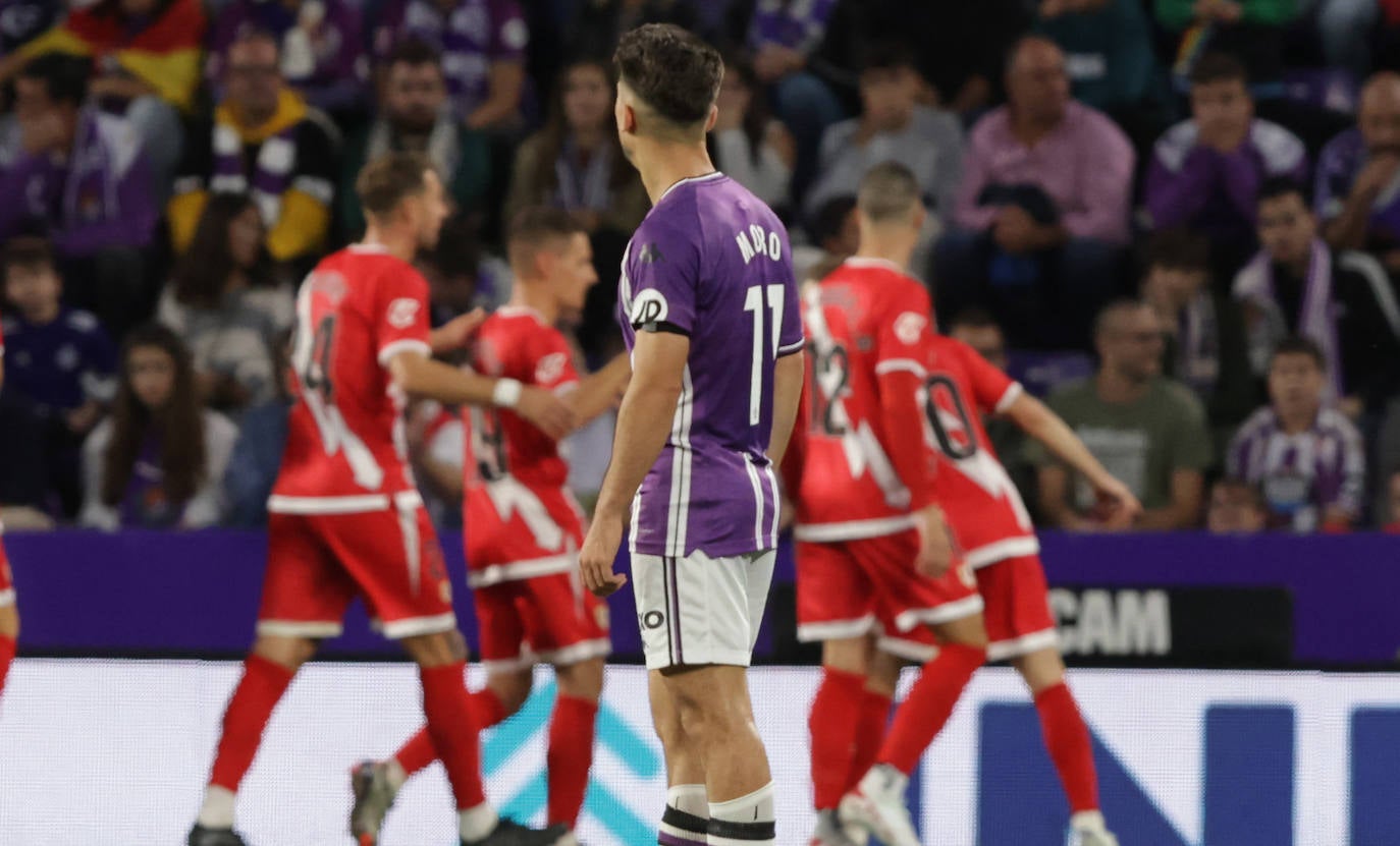 Las imágenes del partido entre el Real Valladolid y el Rayo Vallecano