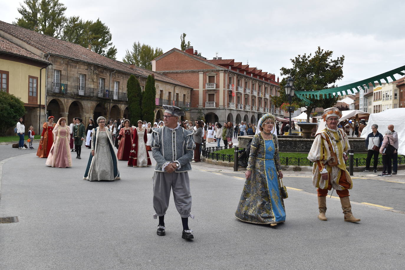 Aguilar se viste de fiesta para recibir al emperador Carlos V