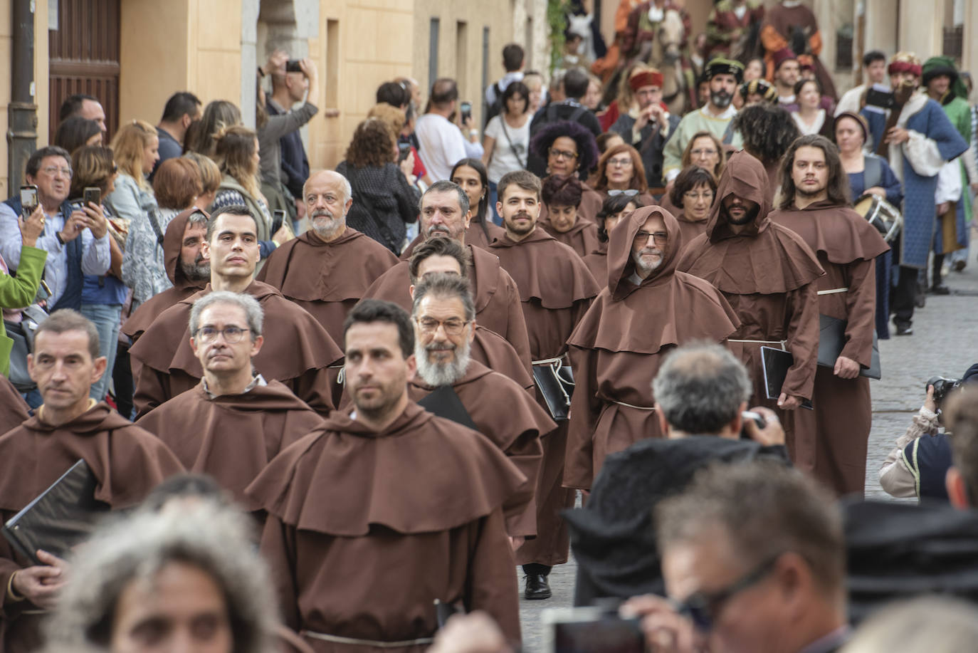 El desfile de Isabel la Católica, en imágenes