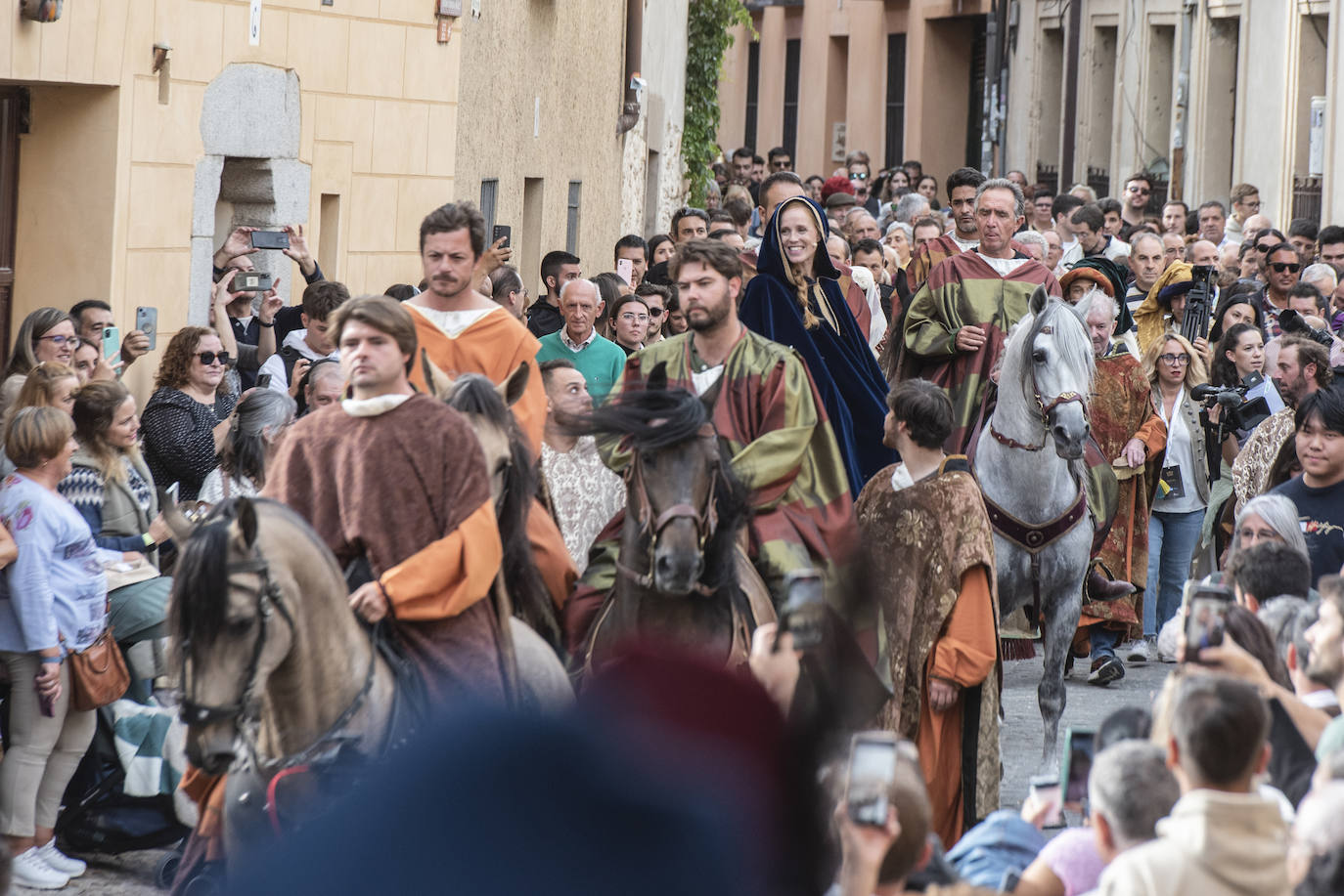 El desfile de Isabel la Católica, en imágenes