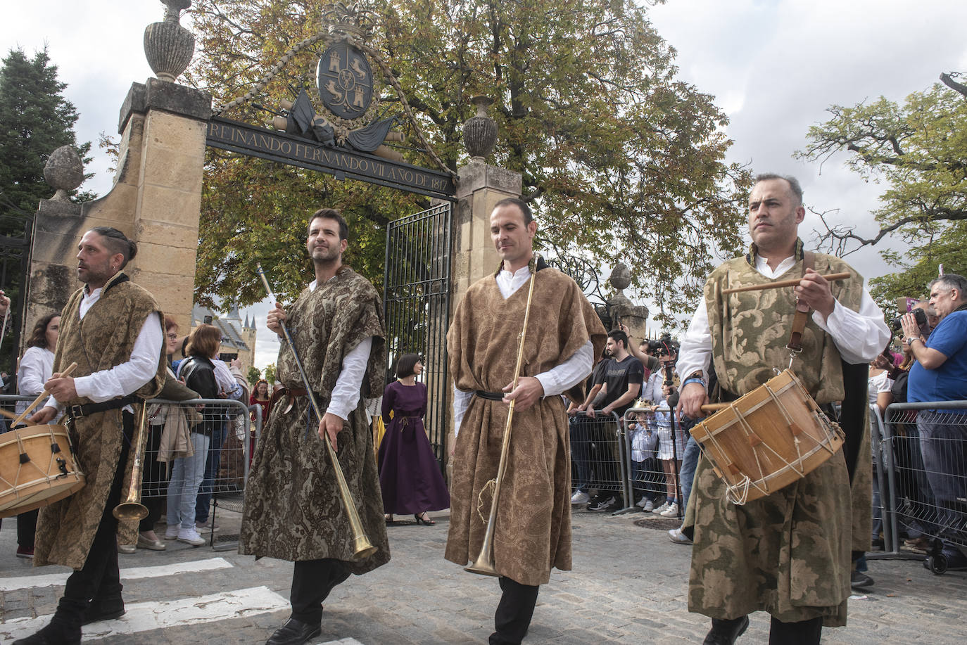 El desfile de Isabel la Católica, en imágenes