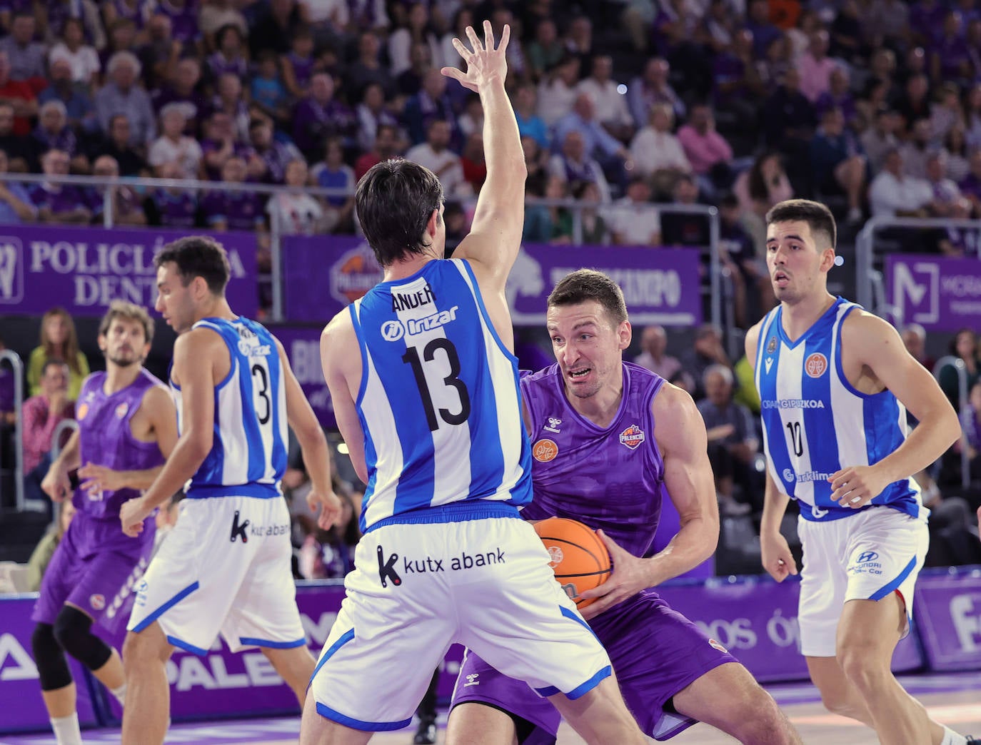 Estreno en casa con victoria del Palencia Baloncesto