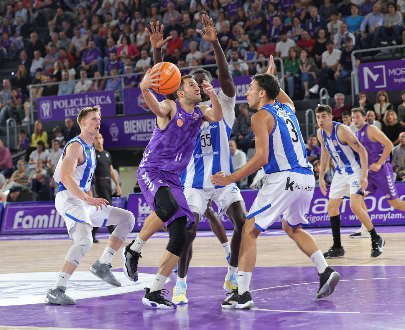 Estreno en casa con victoria del Palencia Baloncesto