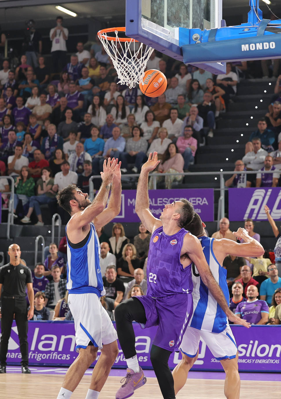 Estreno en casa con victoria del Palencia Baloncesto