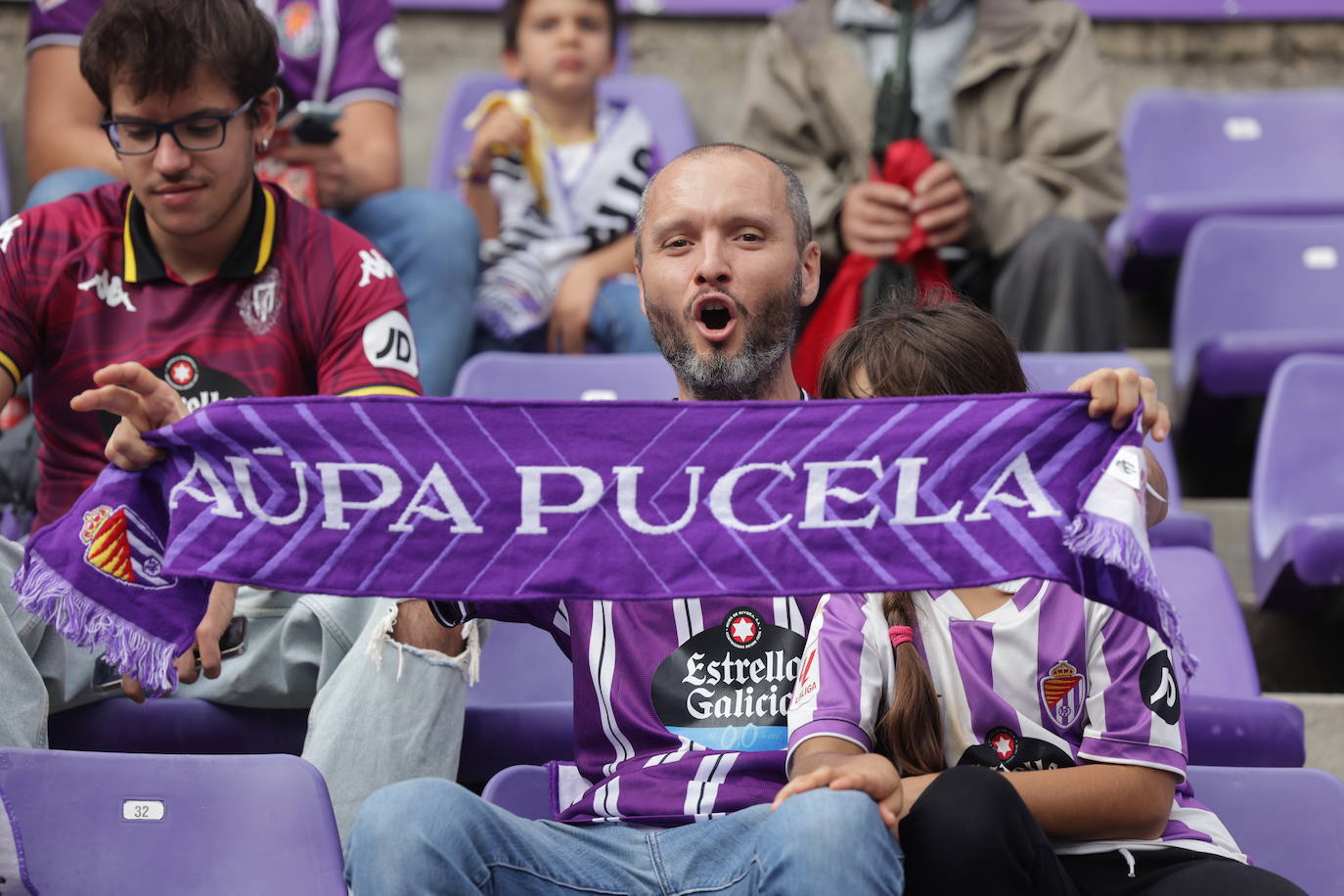 Búscate en la grada del estadio José Zorrilla (1/4)