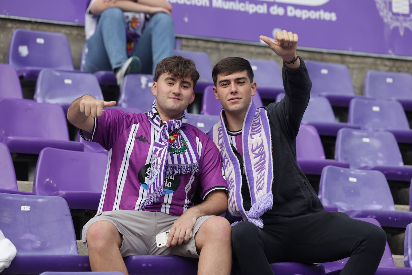 Búscate en la grada del estadio José Zorrilla (1/4)