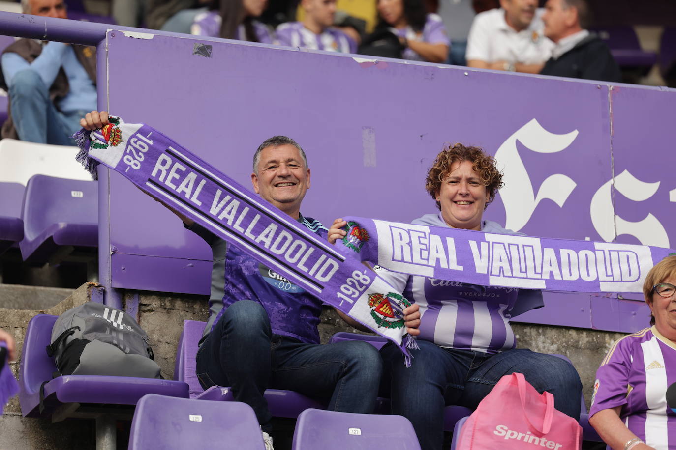 Búscate en la grada del estadio José Zorrilla (2/4)