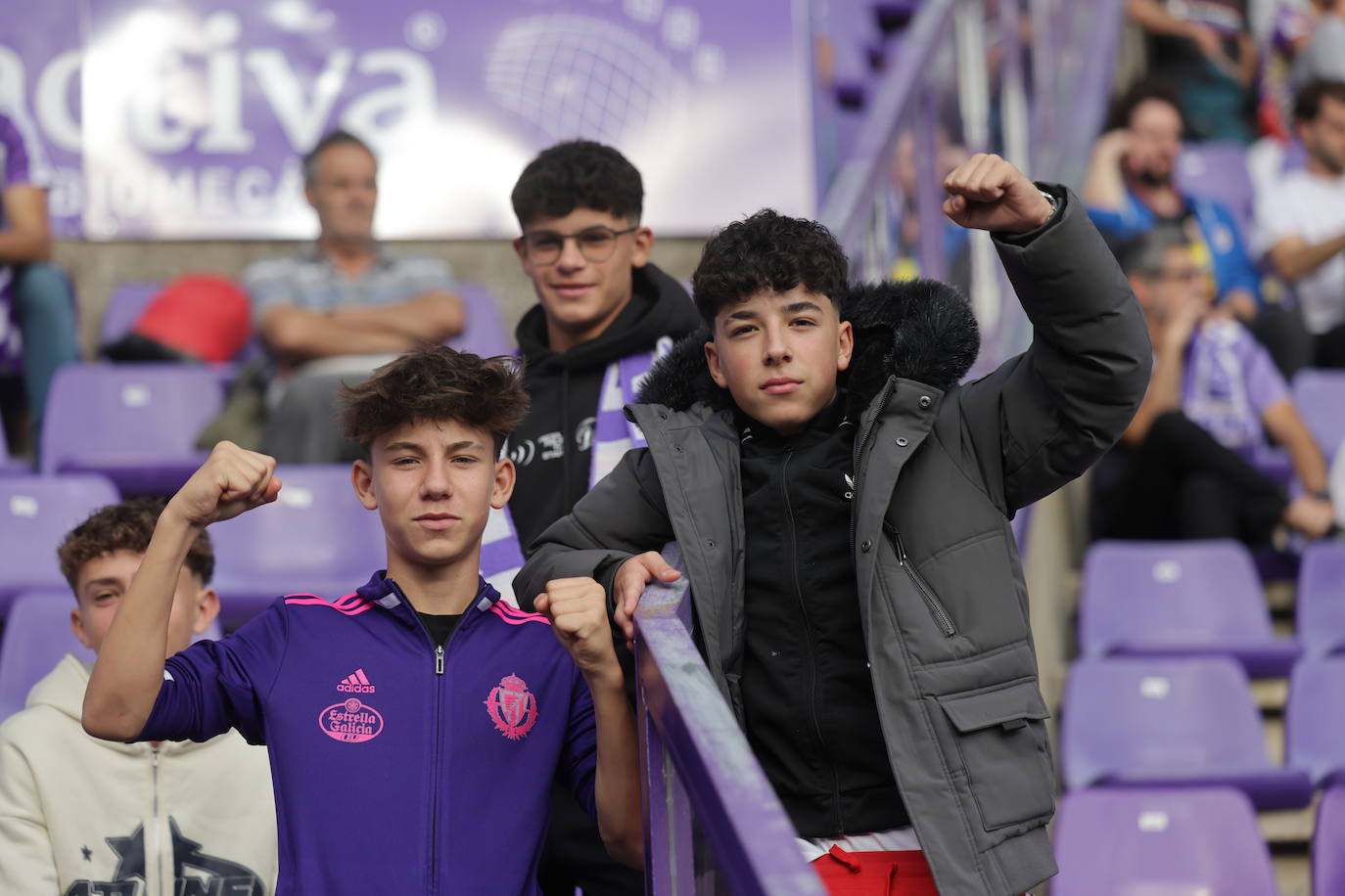 Búscate en la grada del estadio José Zorrilla (2/4)