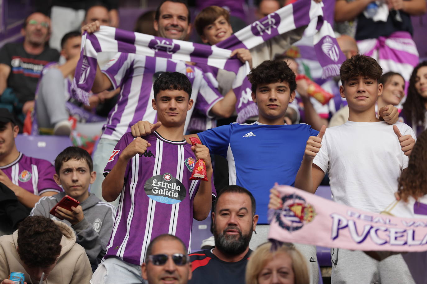 Búscate en la grada del estadio José Zorrilla (2/4)