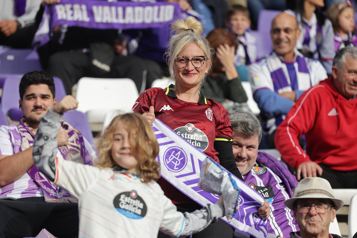 Búscate en la grada del estadio José Zorrilla (2/4)