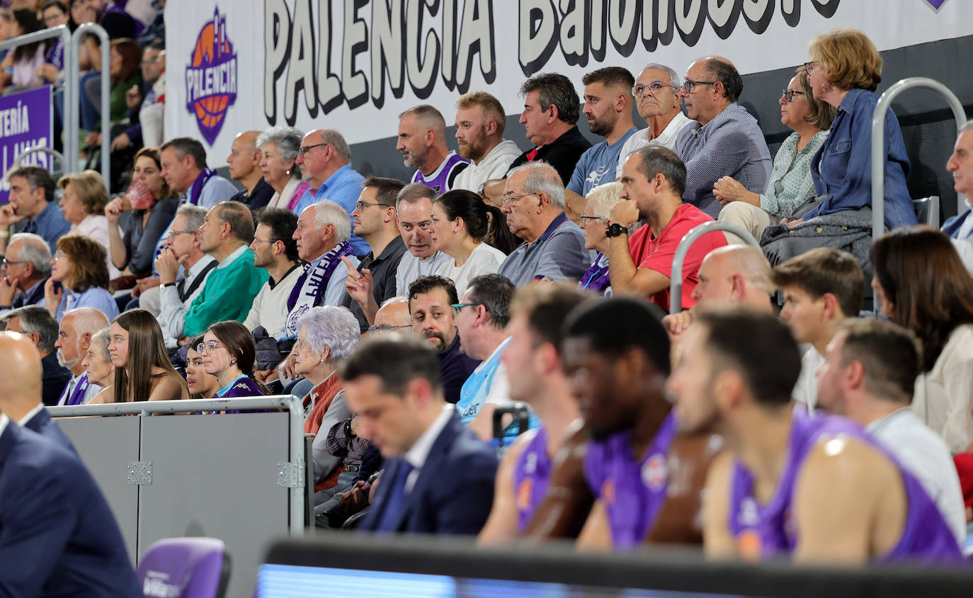 Búscate en las gradas del Pabellón animando al Palencia Baloncesto