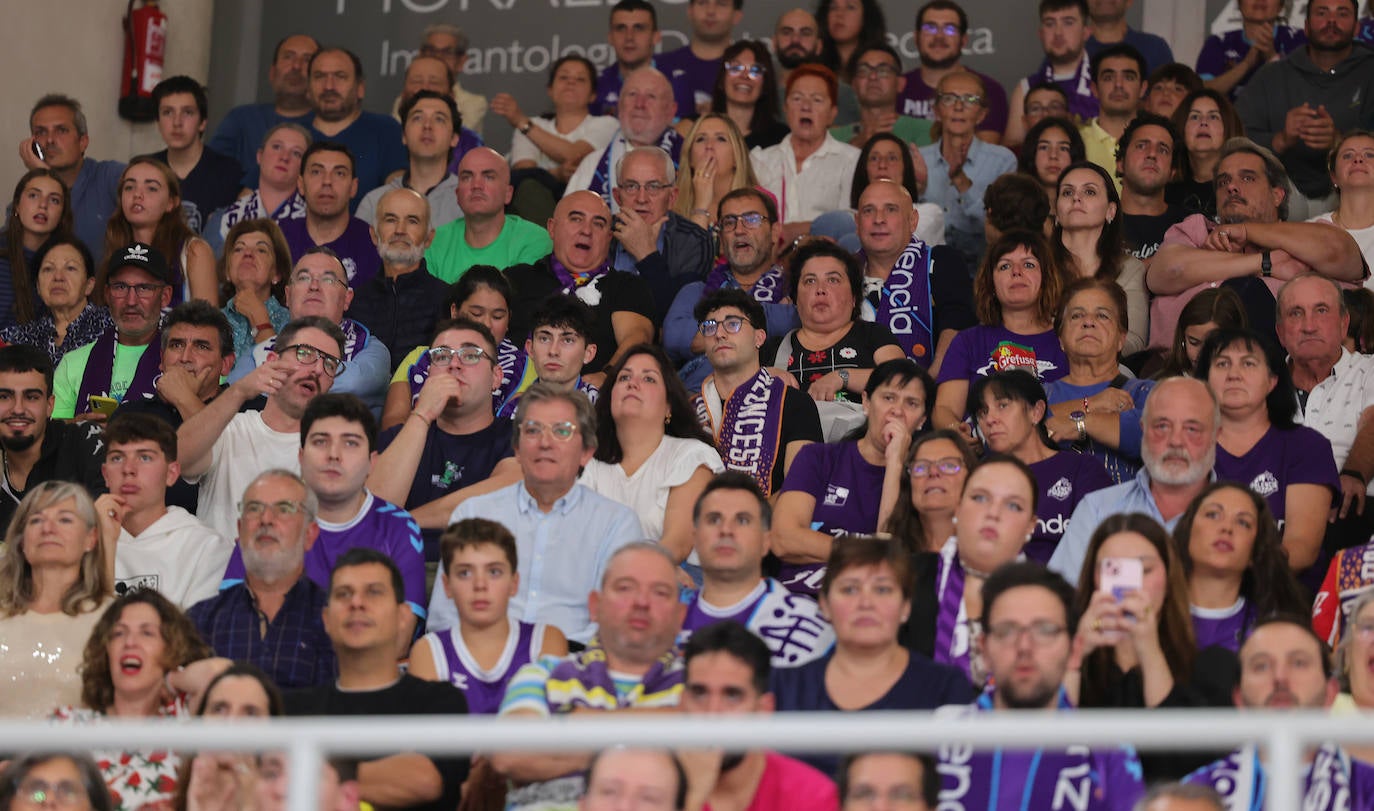 Búscate en las gradas del Pabellón animando al Palencia Baloncesto