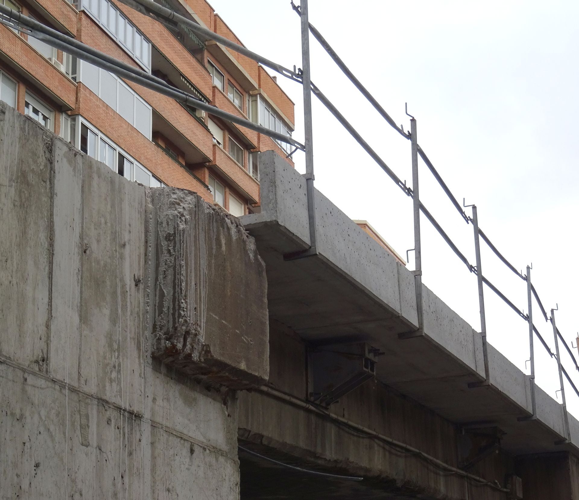 Obras para asegurar el viaducto de Arco de Ladrillo